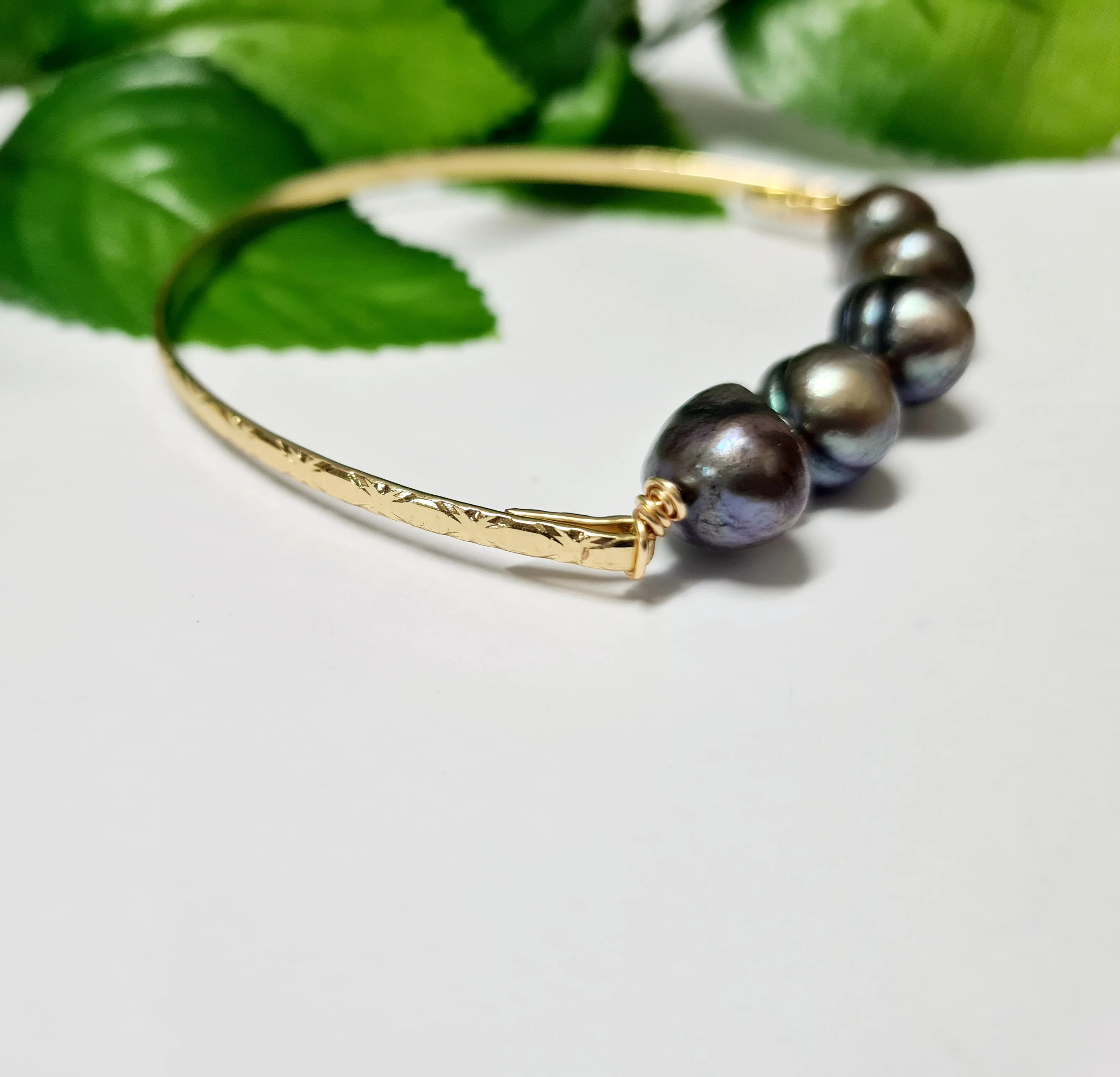 Cherry Black Rose - Natural Multiple Pearls Bangle