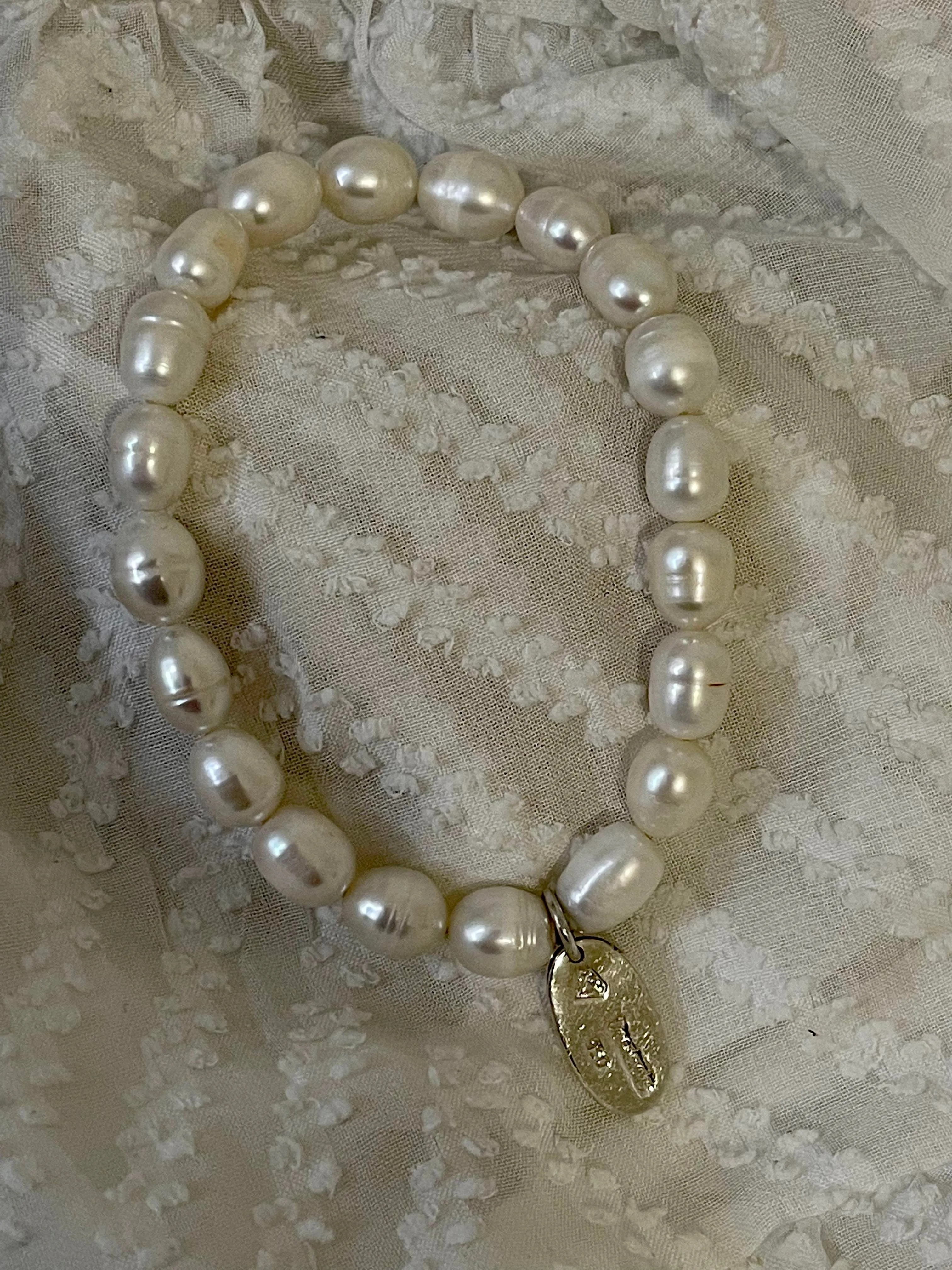 Simplicity Pearl Bracelet