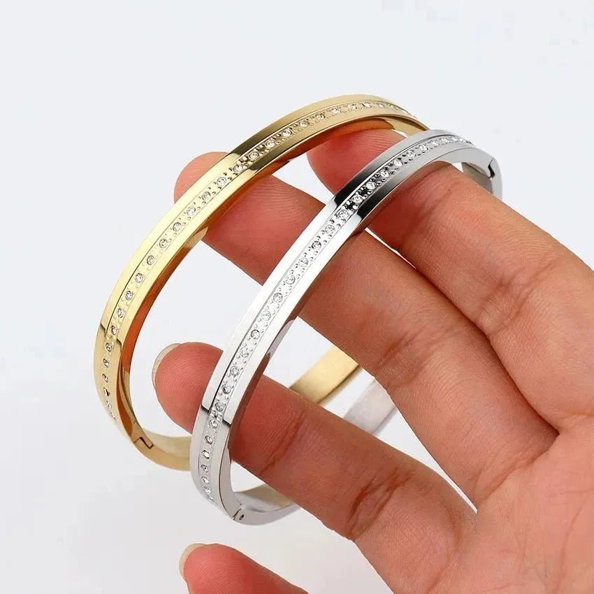 Waterproof Women's Bangle with Round Diamond